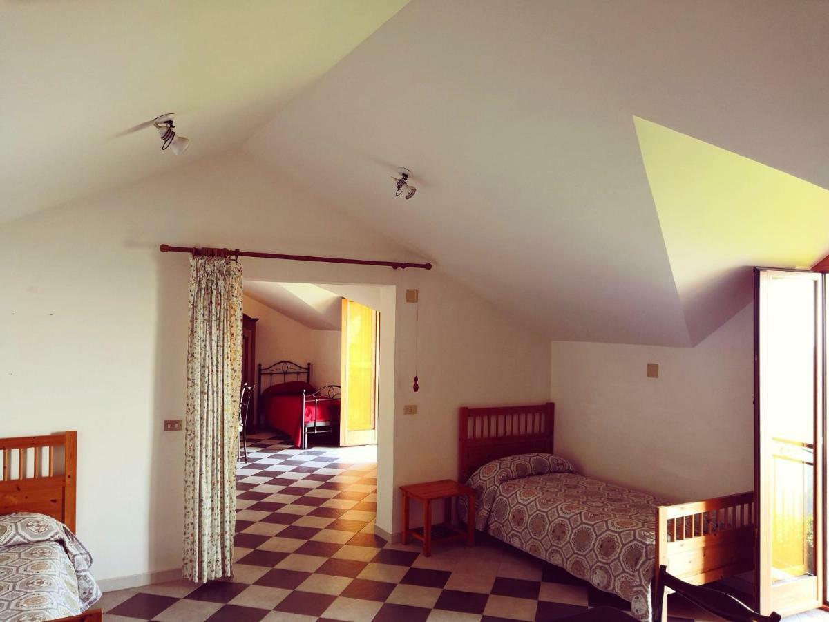 Вілла Agriturismo Il Castagno Аджерола Екстер'єр фото